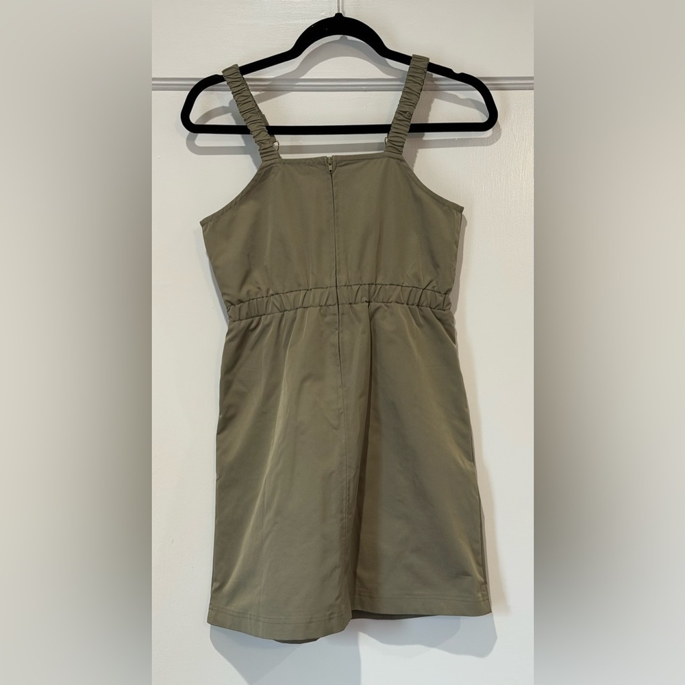 Olive Green jumper Dress
Girls size 14